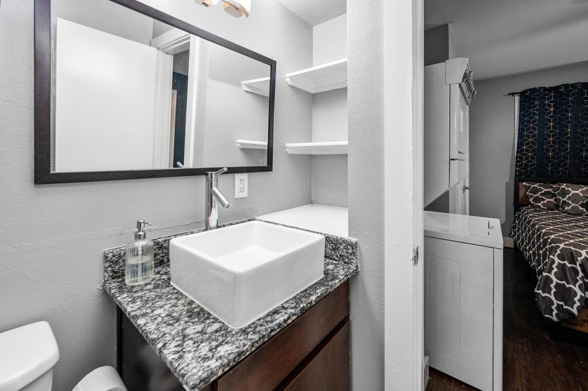 1Br Apt With Fully Equipped Kitchen Close To Major Attractions Хюстън Екстериор снимка